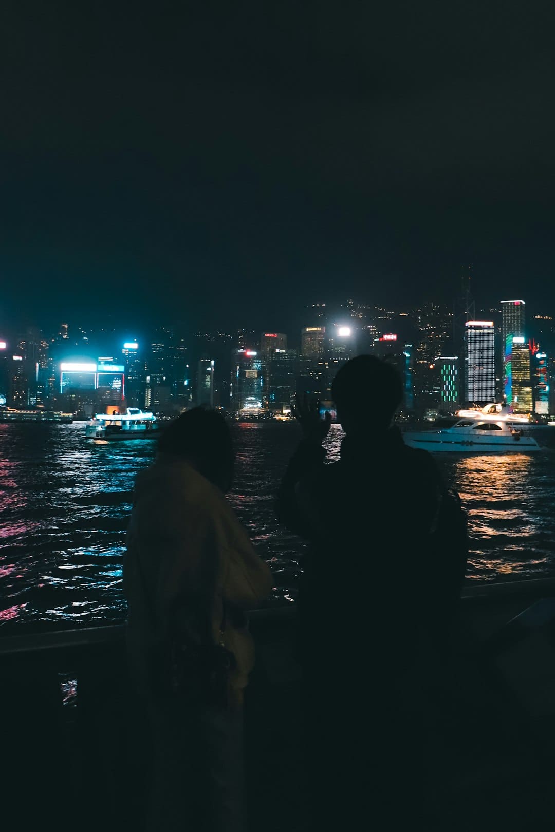 生计与抱负的博弈，爱奇艺《姐姐当家》实在见证中女的破局勇气